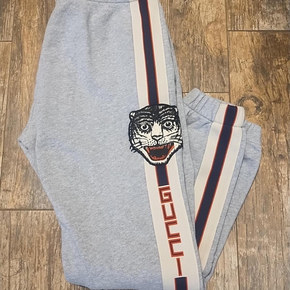 Gucci Jogging Sweatpants with Embroidered Tiger - Picture 3 of 11